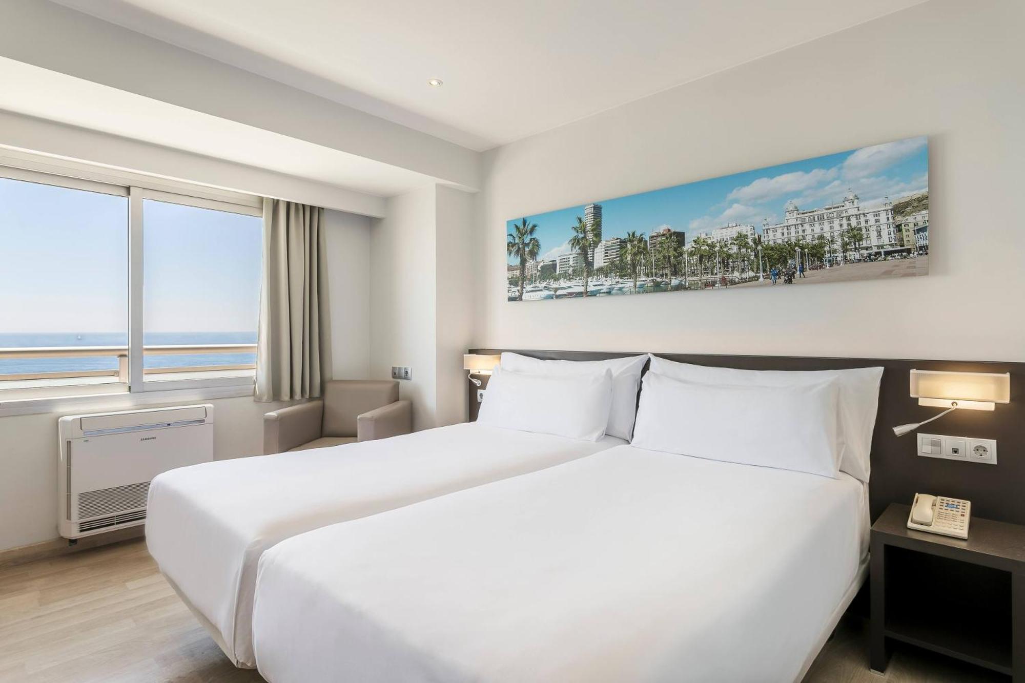 Camera Familiare con Vista Mare